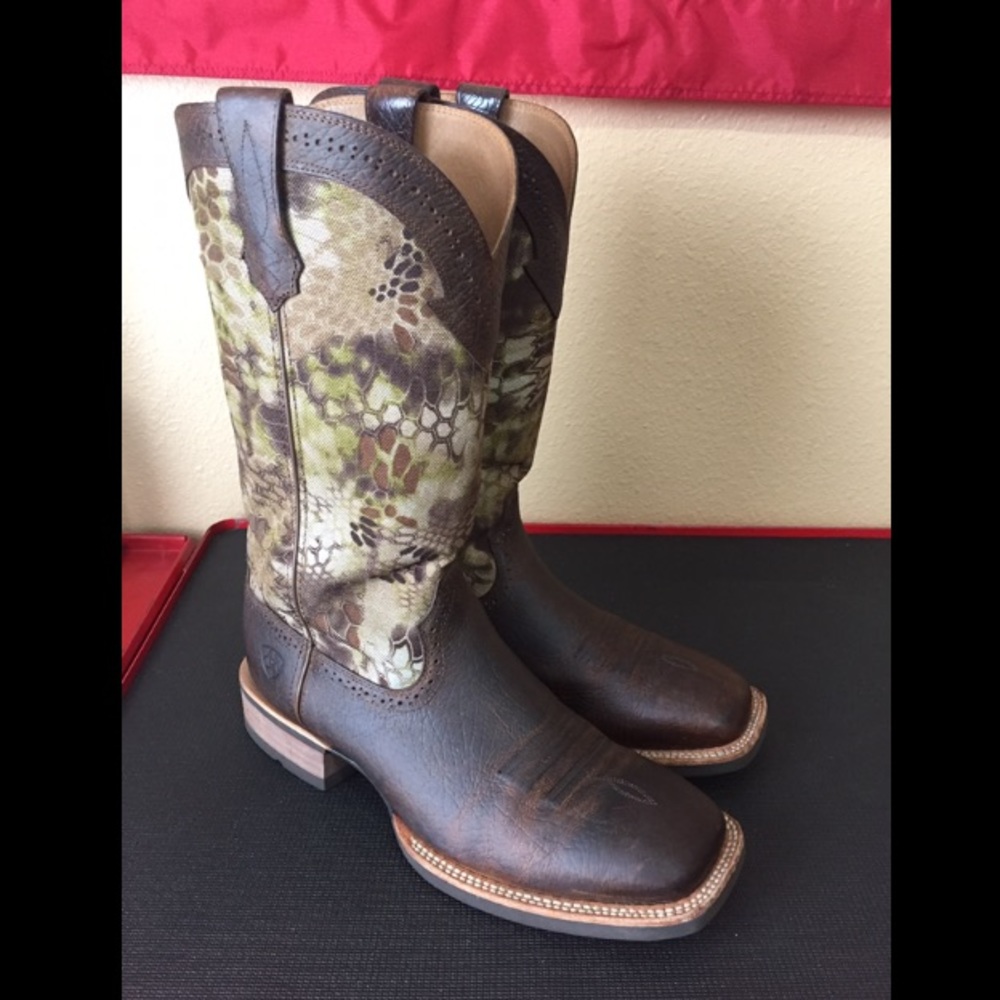 Ariat “QuickDraw” Kryptek Boots, men 10D, like new